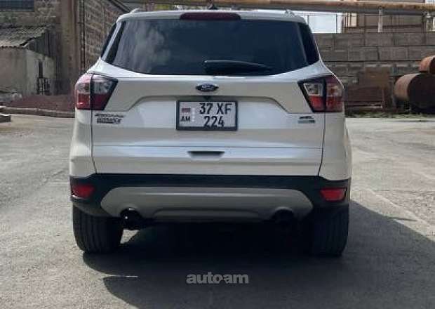 Ford Escape 2018 — photo 1