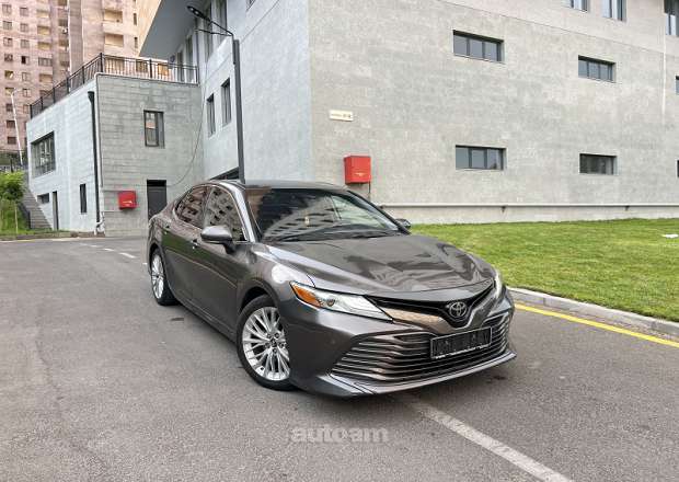 Toyota Camry 2018 — фото 3