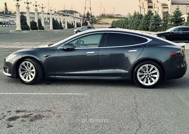 Tesla Model S 2017 — фото 6