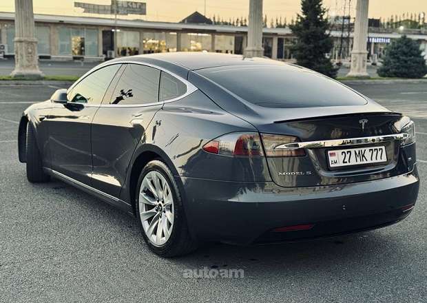 Tesla Model S 2017 — фото 5