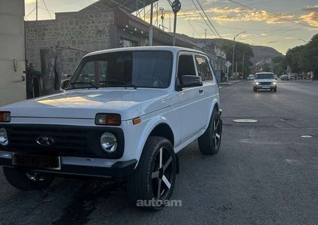 VAZ (Lada) 2121 NIVA (4x4) 2005 — photo 1