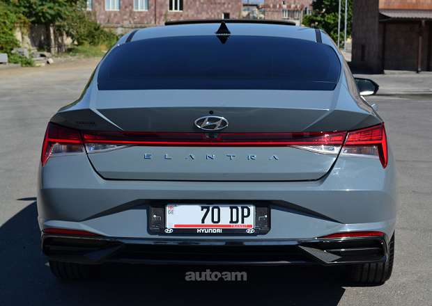 Hyundai Elantra 2021 — լուսանկար 14