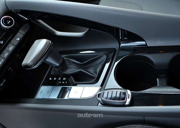 Hyundai Elantra 2021 — լուսանկար 10