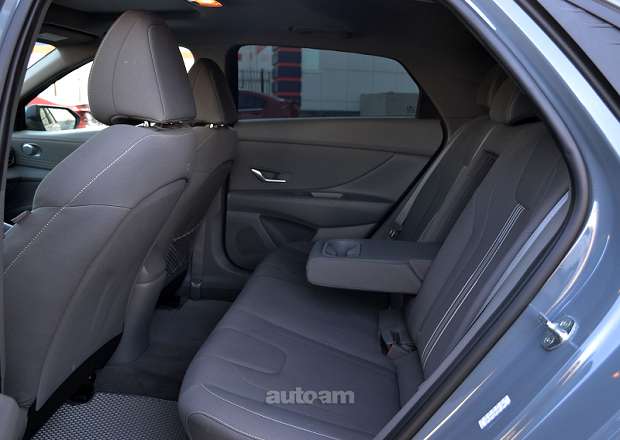 Hyundai Elantra 2021 — լուսանկար 11