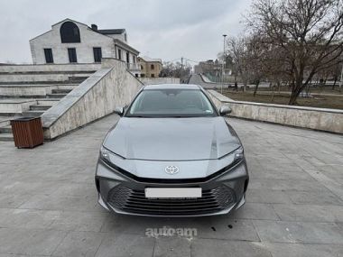 Toyota Camry  2025 