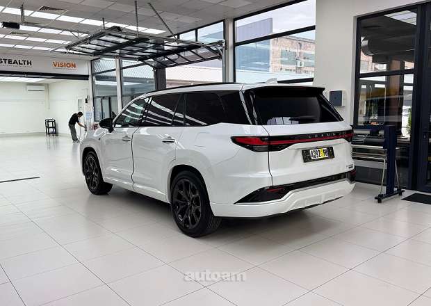 Lexus TX