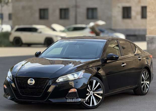 Nissan Altima 2020 — լուսանկար 1