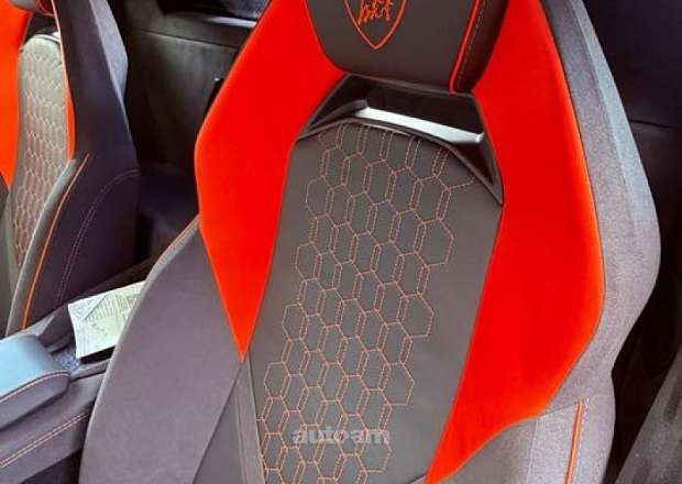 Lamborghini Revuelto