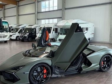 Lamborghini Revuelto  2025 