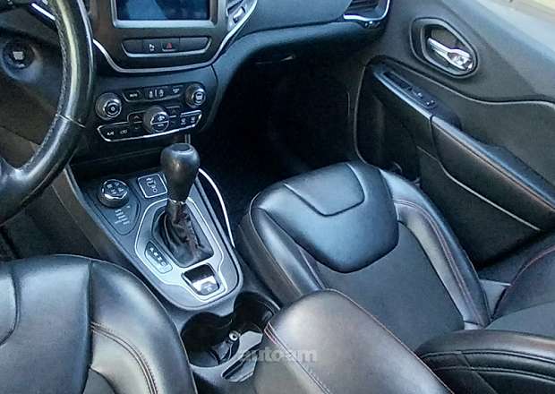 Jeep Cherokee 2020 — фото 13