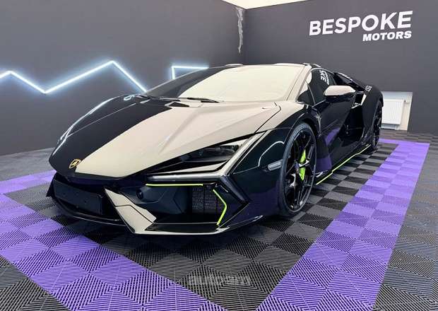 Lamborghini Revuelto
