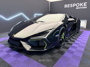 Lamborghini Revuelto  2025 