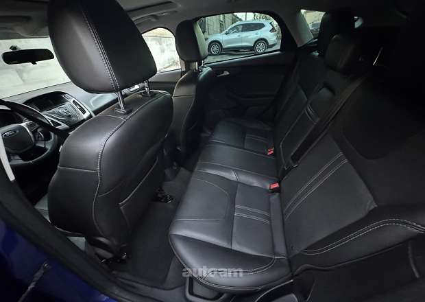 Ford Focus 2013 — լուսանկար 7
