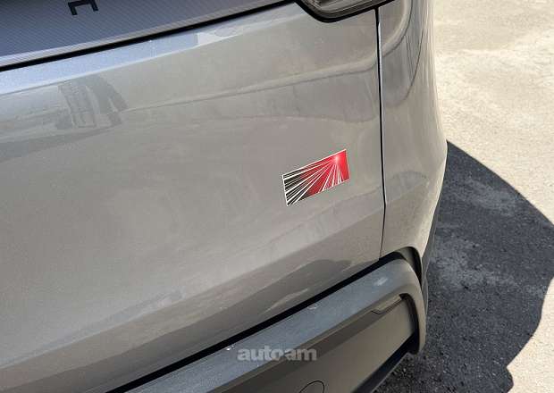 Tesla Model Y 2025 — լուսանկար 2