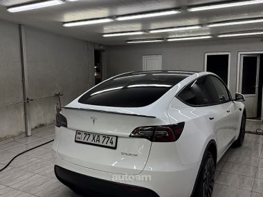 Tesla Model Y  2023 