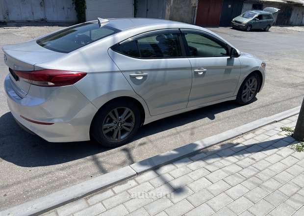 Hyundai Elantra 2018 — фото 4