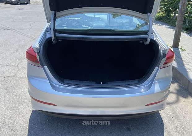 Hyundai Elantra 2018 — фото 9