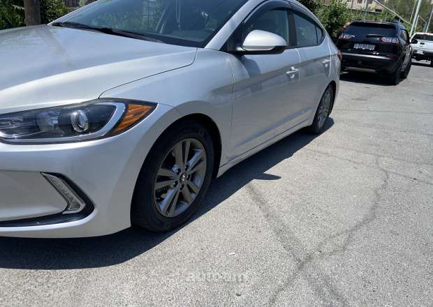 Hyundai Elantra 2018 — фото 6