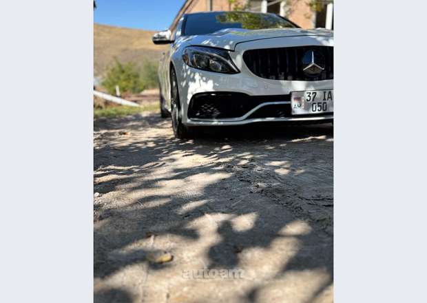 Mercedes-Benz C 300