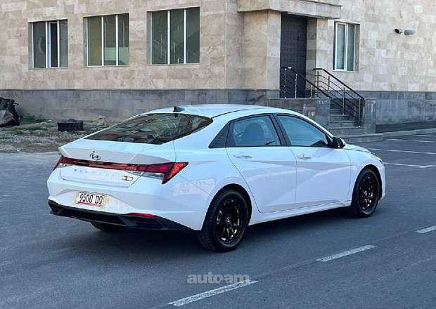 Hyundai Elantra 2022 — լուսանկար 6