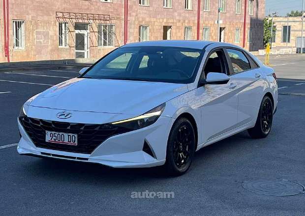 Hyundai Elantra 2022 — լուսանկար 2