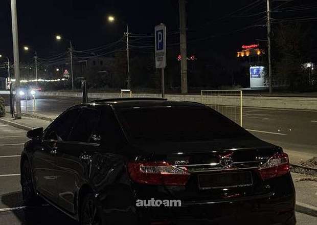 Toyota Camry 2014 — photo 2