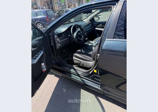 Toyota Camry 2012 — photo 4