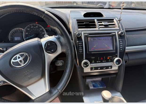 Toyota Camry 2012 — photo 3