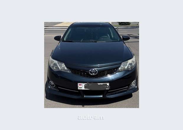 Toyota Camry 2012 — photo 2