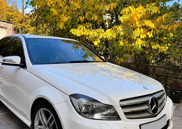 Mercedes-Benz C 300