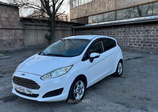 Ford Fiesta 2017 — լուսանկար 2