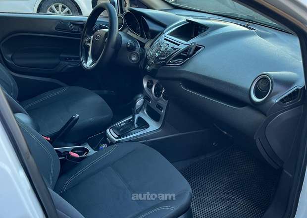 Ford Fiesta 2017 — լուսանկար 6