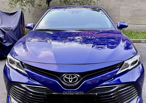 Toyota Camry 2018 — photo 1