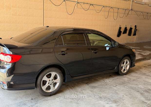 Toyota Corolla 2012 — լուսանկար 10