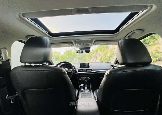 Mazda 3 2018 — photo 4