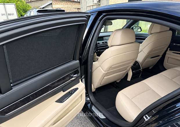 BMW 750 2009 — լուսանկար 5
