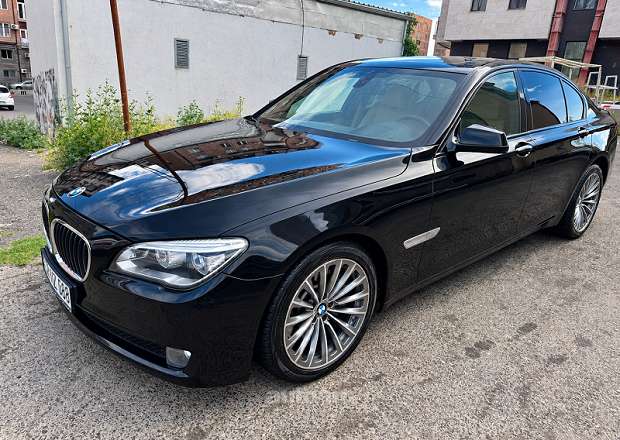 BMW 750 2009 — լուսանկար 3