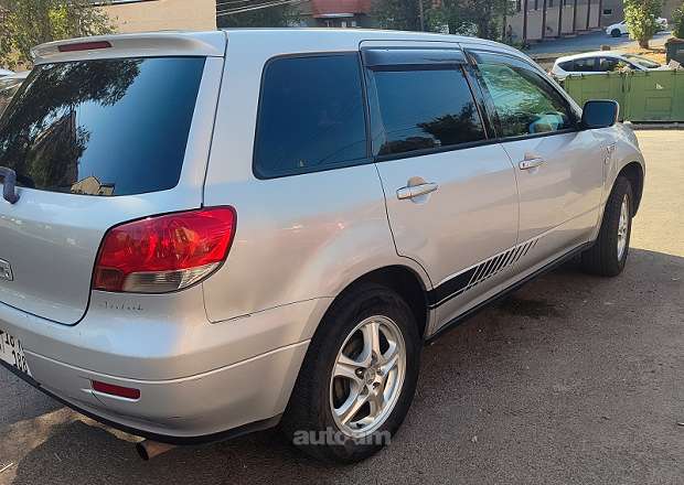 Mitsubishi Airtrek 2001 — լուսանկար 4