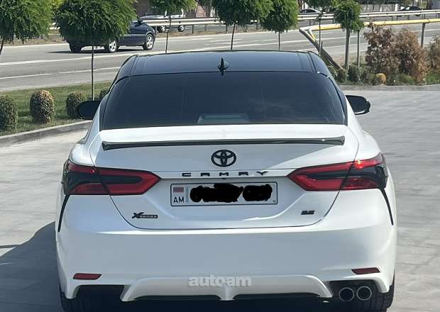 Toyota Camry 2020 — photo 3