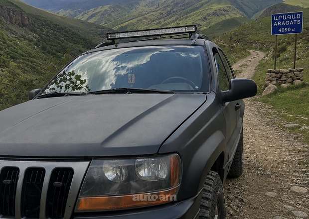 Jeep Grand Cherokee 2000 — լուսանկար 2