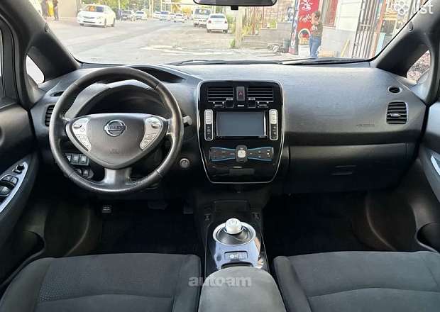 Nissan Leaf 2012 — լուսանկար 8