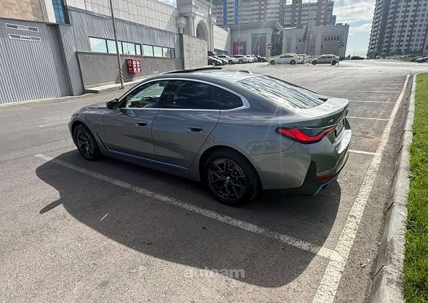 BMW i4 2023 — фото 4