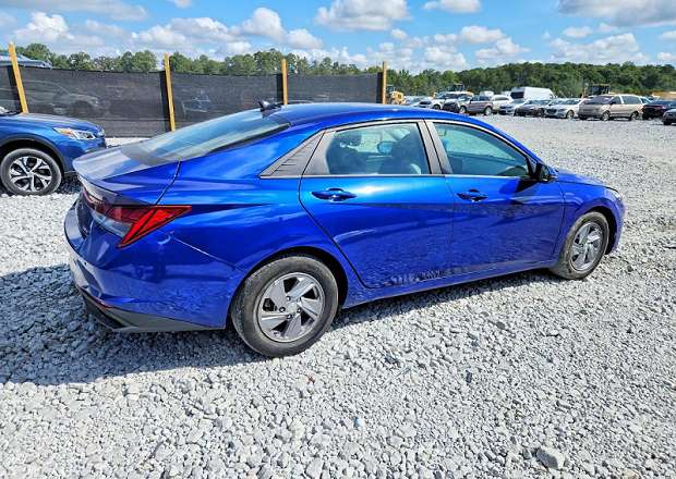 Hyundai Elantra 2021 — լուսանկար 3