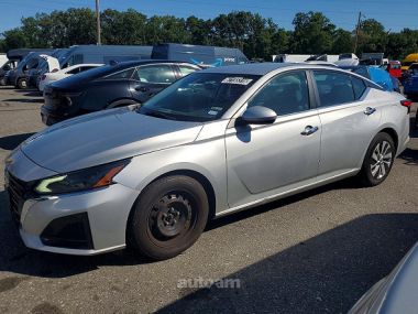 Nissan Altima  2024 