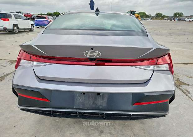 Hyundai Elantra 2024 — լուսանկար 6
