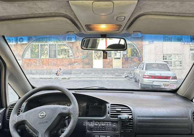 Opel Zafira 2004 — լուսանկար 9
