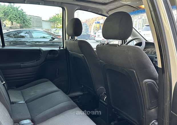 Opel Zafira 2004 — լուսանկար 7