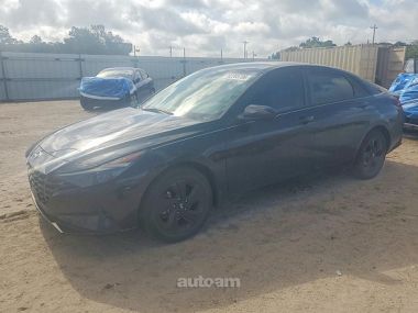 Hyundai Elantra  2021 