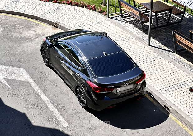 Hyundai Elantra 2013 — լուսանկար 2