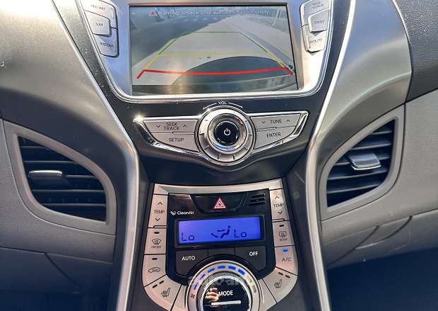 Hyundai Elantra 2013 — լուսանկար 12